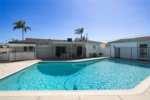 Building Photo - 11801 Rexford Rd