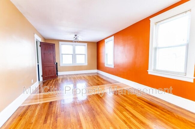 Building Photo - 204 Alsace St