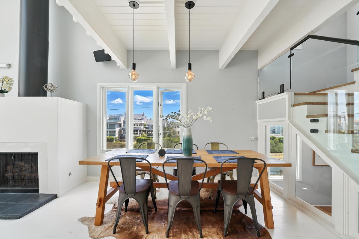 Building Photo - 33 Reef St