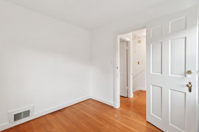 Building Photo - 5008 44th St NW