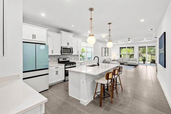 Building Photo - 9165 Remy Ln