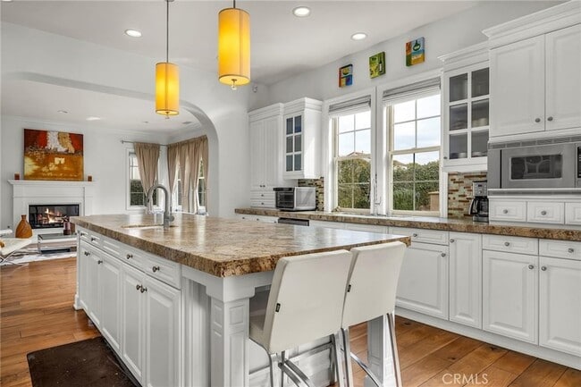 Building Photo - 8001 S Ocean Bluff Dr