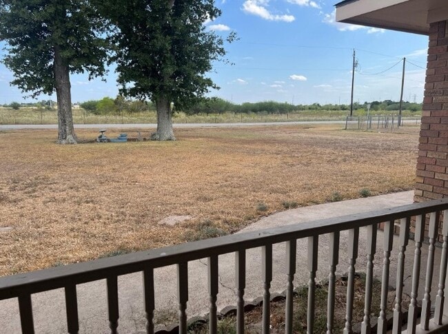 Building Photo - 566 Schmidt Rd