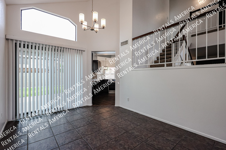 Building Photo - 967 E Rockwell Dr