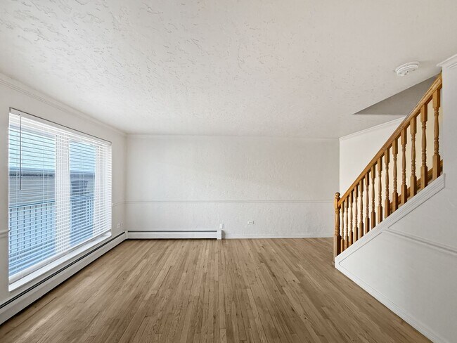 Building Photo - $0 DEPOSIT OPTION. CHEESMAN PARK! TWO STORY CONDO! ADDITIONAL HALF BATH ON MAIN LEVEL! PARKING, H...