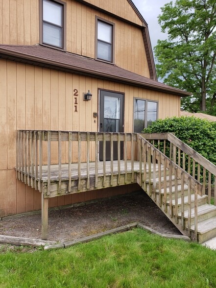 front view of property - 211 E 161st Pl