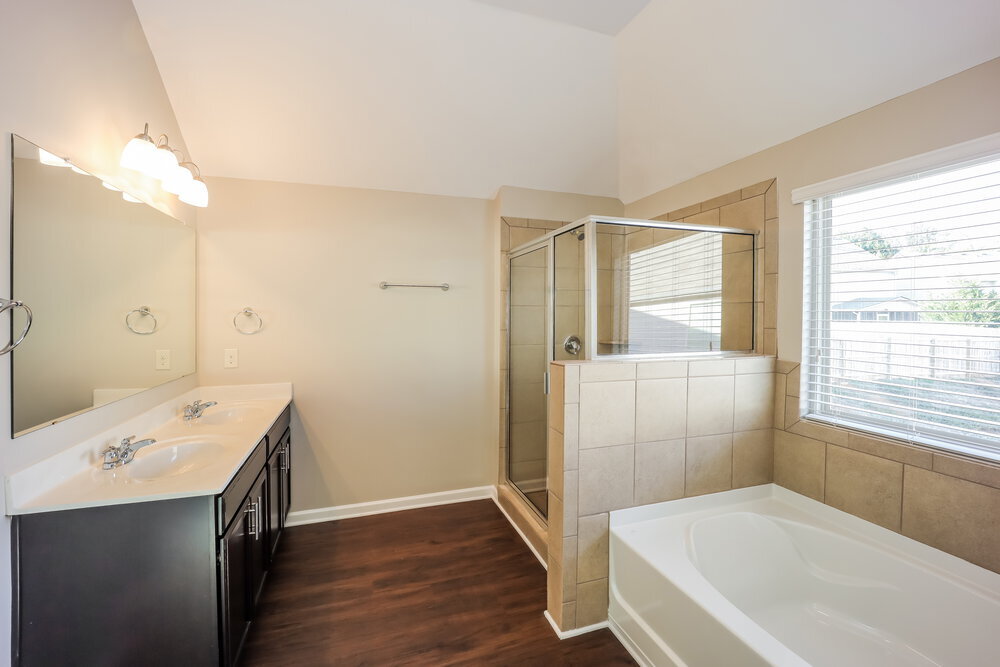 Building Photo - 5259 Cantbury Way