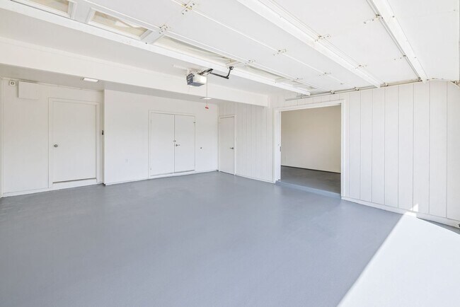 Building Photo - Spacious, 4 bedroom 2 bath single family home in Mililani! *First showing on Monday, January 5th ...