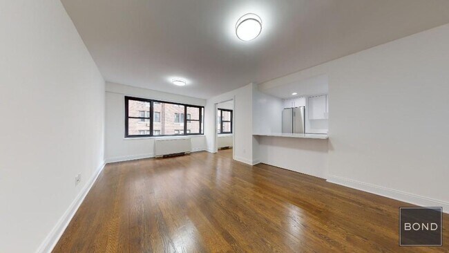 Primary Photo - 405 E 56th St