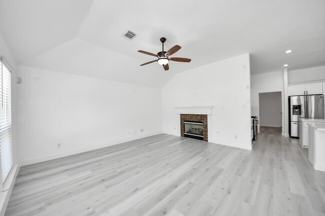 Building Photo - 10850 White Oak Point Ct