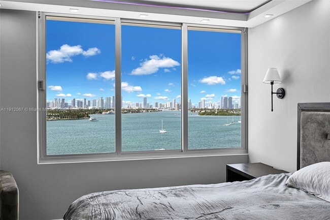 Building Photo - 1000 West Ave