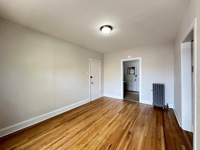 Building Photo - 2700 N Spaulding Ave