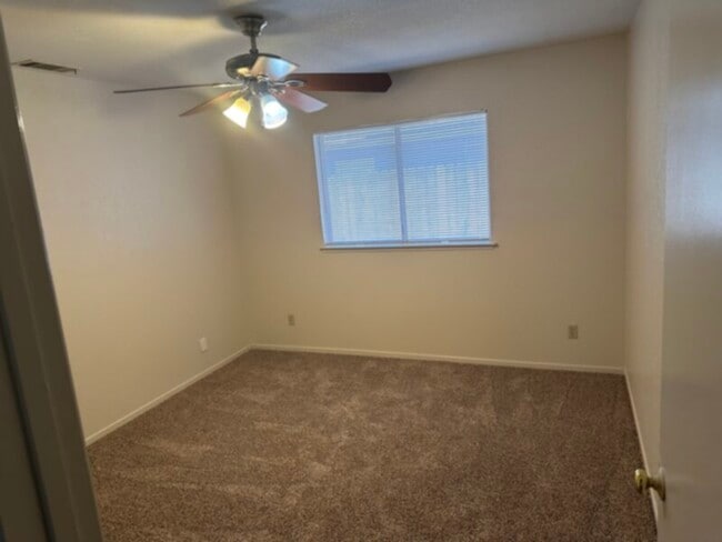 Building Photo - New paint , new carpet, Clovis schools