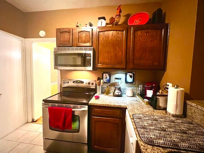 Building Photo - 430 Lindbergh Dr NE