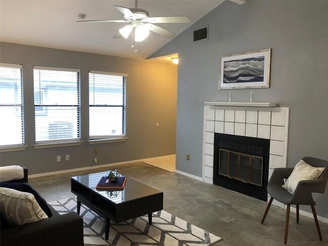 Building Photo - 1402 Byers Ln