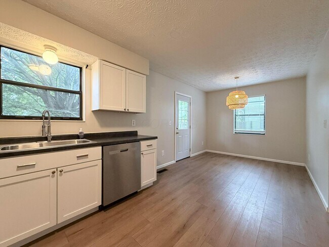 Building Photo - 4849 Herndon Dr