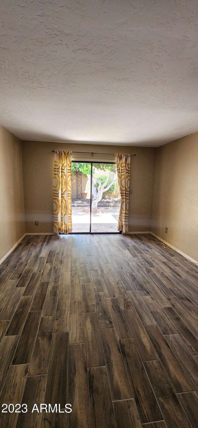 Building Photo - 9100 E Winchcomb Dr