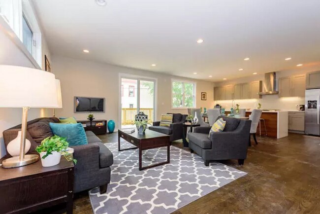 Building Photo - New Construction 3 Bed/ 2 bath Andersonville/Edgewater