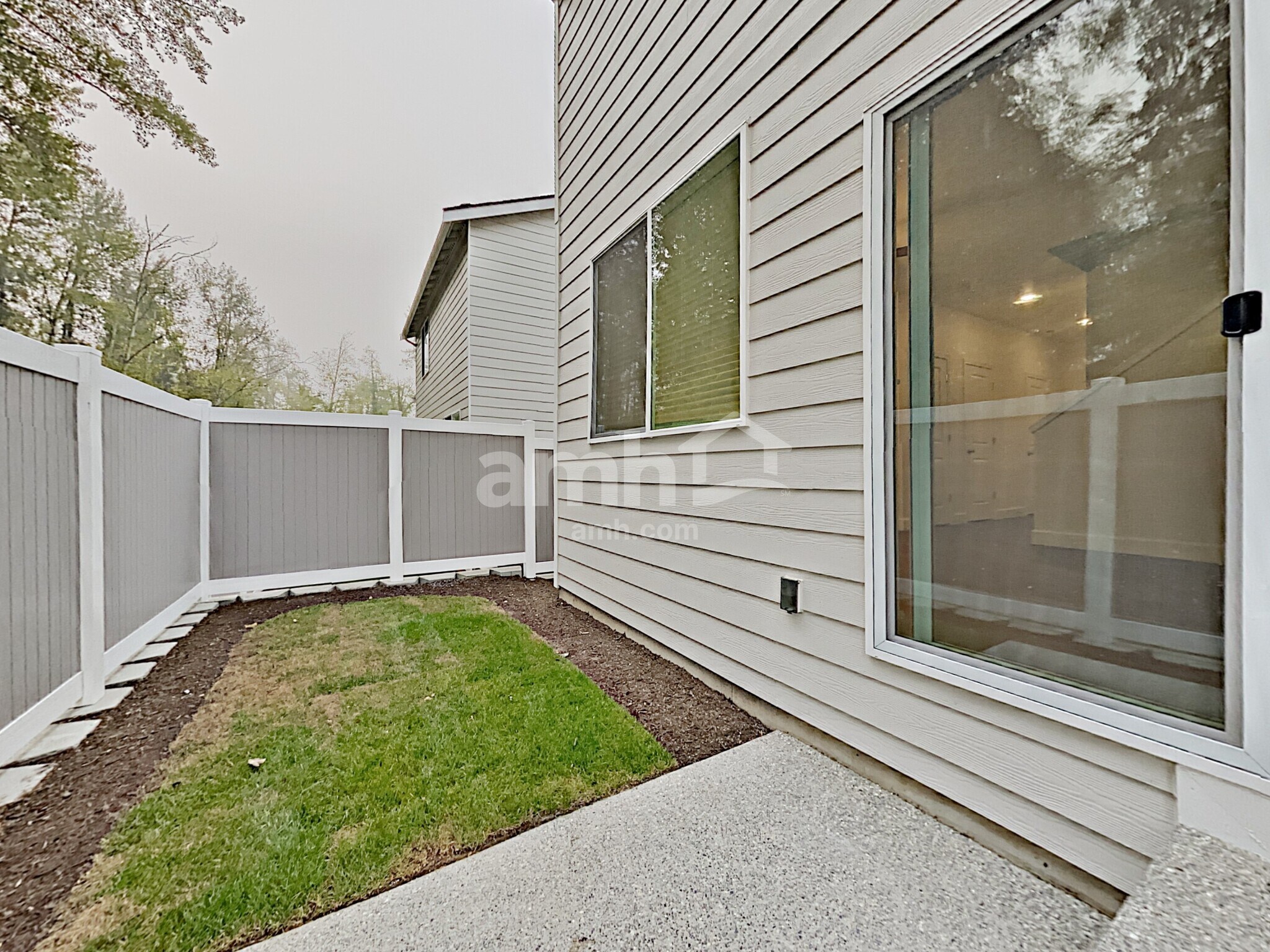 Building Photo - 2107 104th Dr SE