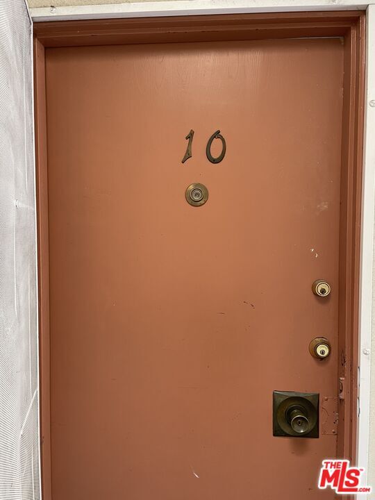 Building Photo - 832 S Gramercy Pl