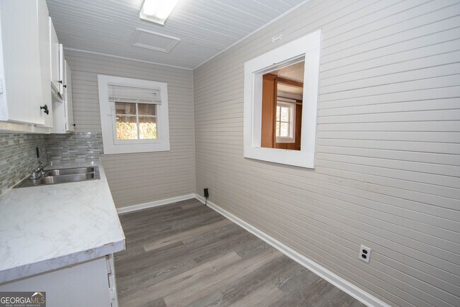 Building Photo - 65 Bradfield Dr