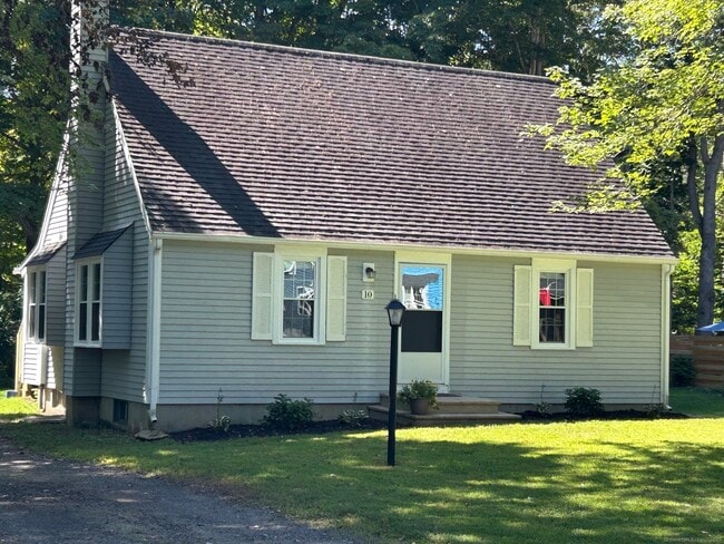 Primary Photo - 10 Falls River Cir