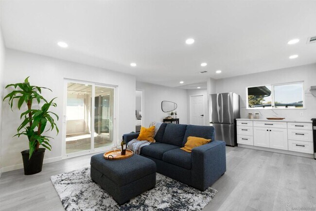 Building Photo - Charming Remodeled Home in Clairemont!