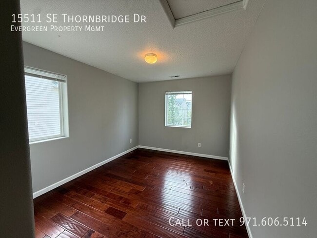 Building Photo - 15511 SE Thornbridge Dr