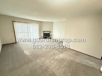 Building Photo - Eagan Townhouse Available Now Overlooking ...