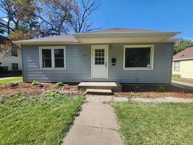 Building Photo - 501 S 38th St