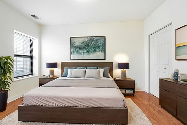 Building Photo - 6324 S Kimbark Ave