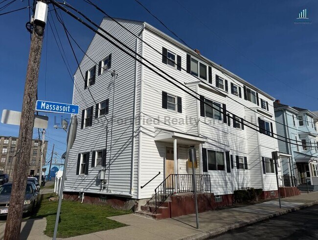 Building Photo - 85-85 Massasoit St