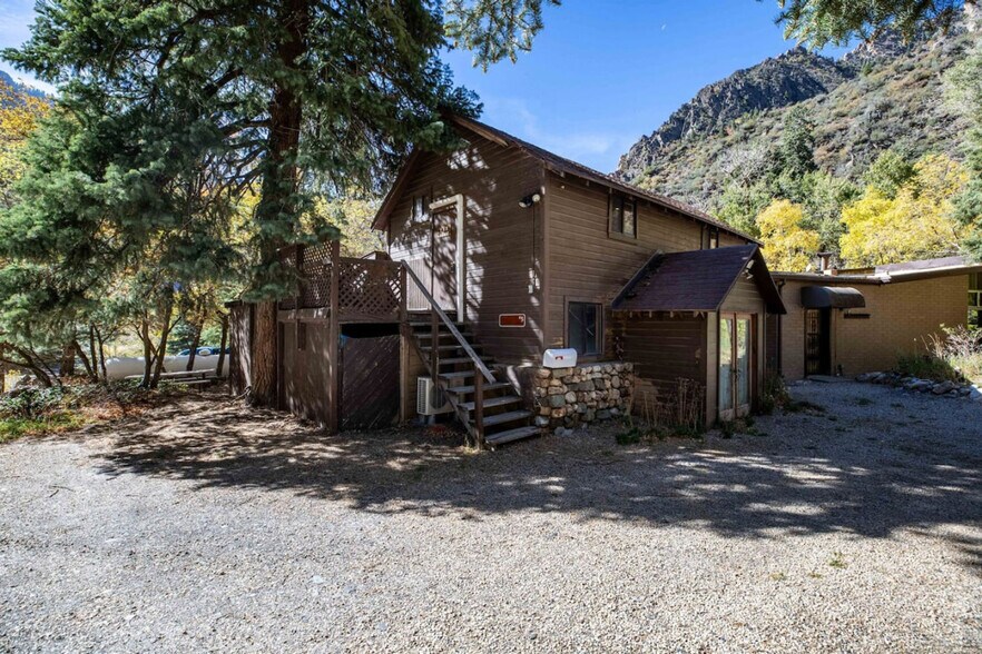 Building Photo - 6820 S Maxfield Dr