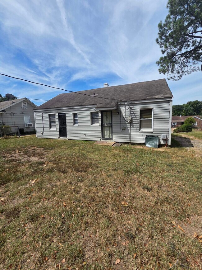 Primary Photo - 3166 Winslow Rd
