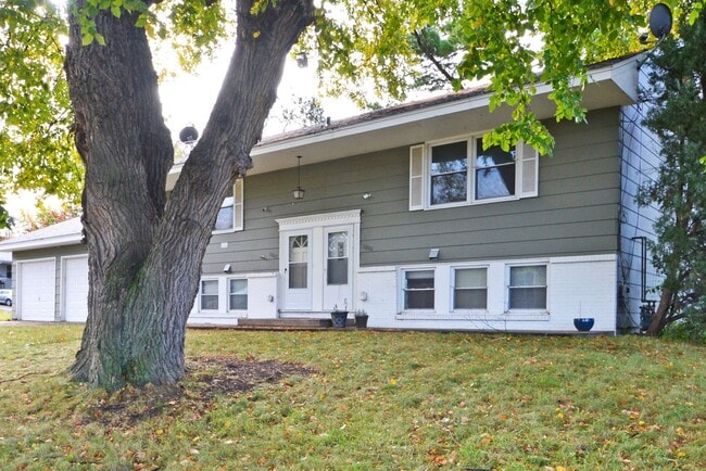 Building Photo - 2 Bed | 2 Bath W/ Garage in Heart of Colum...