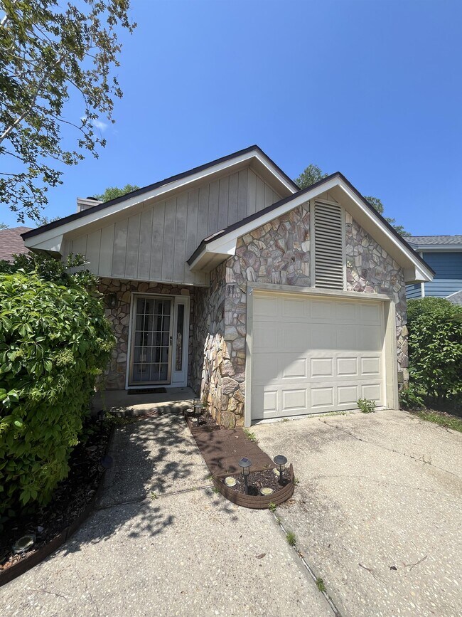 Building Photo - 1305 Ariel Ct
