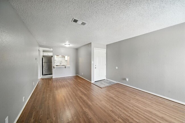 Building Photo - 2501 Gulf Fwy