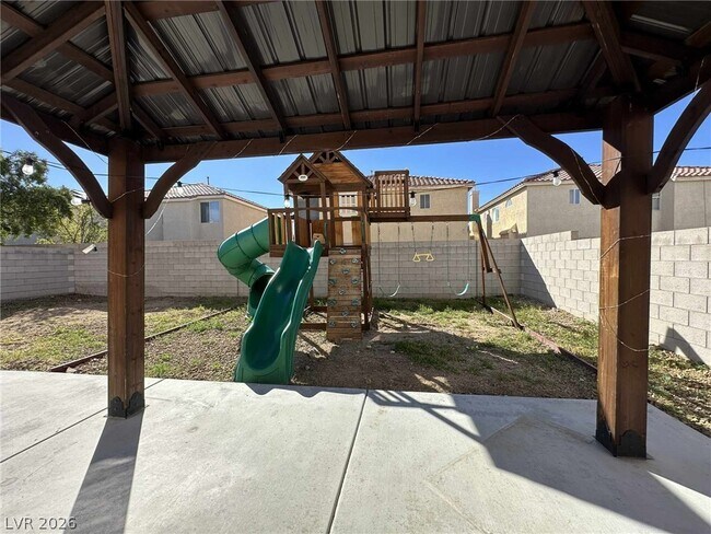 Building Photo - 10679 Timber Stand St