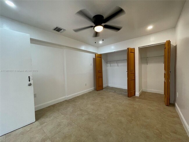 Building Photo - 2957 SW 36th Ct