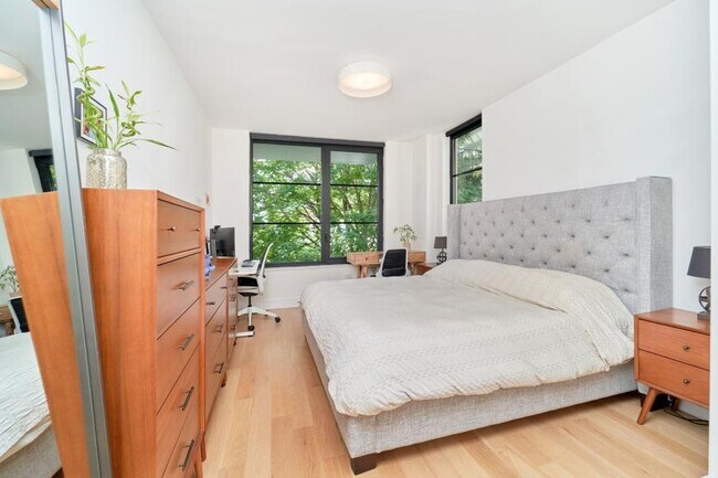 Building Photo - 2 bedroom in BROOKLYN NY 11230