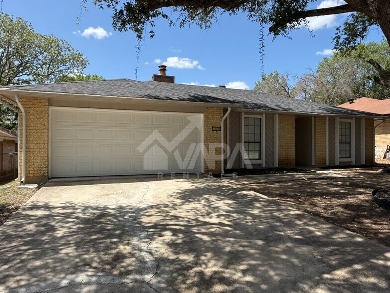 Building Photo - 209 High Oak