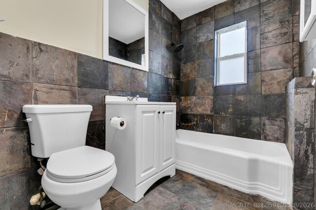 Building Photo - 434 49th St
