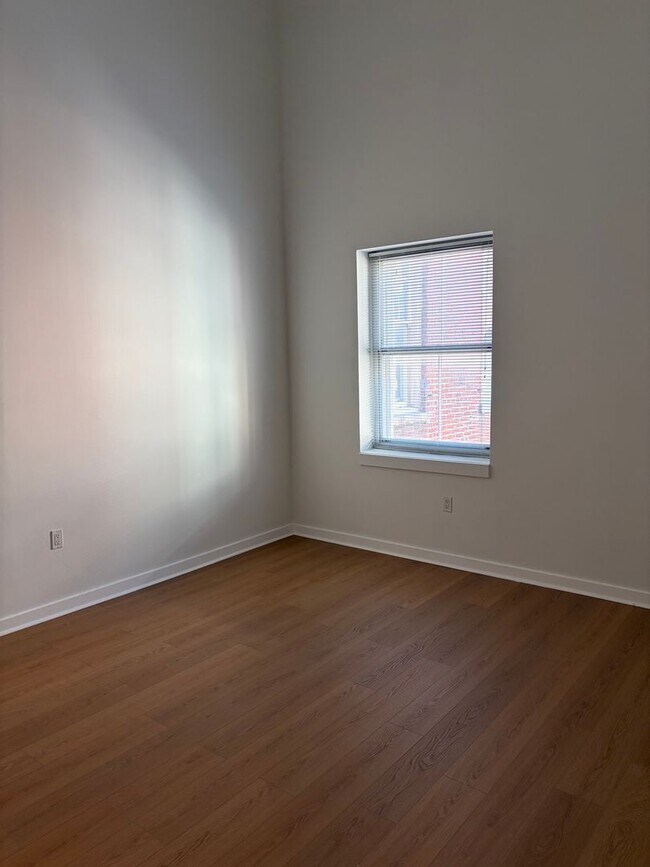 Building Photo - Welcome to Urban Elegance in the Heart of Historic Old City, Philadelphia