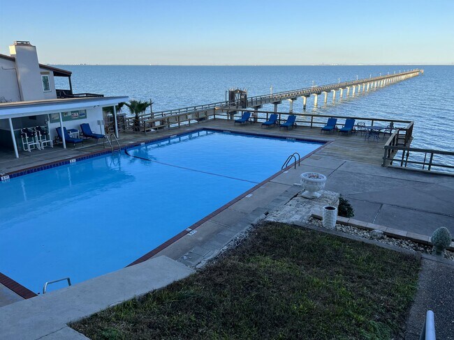 Building Photo - 4302 Ocean Dr