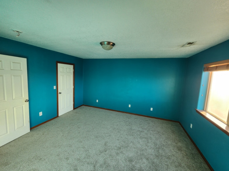 Building Photo - 1127 SE Rollins Ave