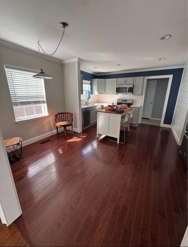 Building Photo - 1533 Harle Ave NW