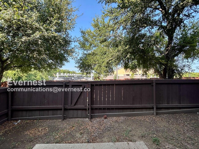 Building Photo - 8521 Brunswick Dr