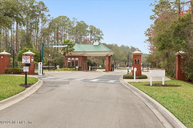 Building Photo - 743 E Dorchester Dr