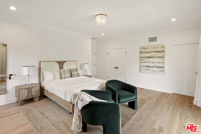 Building Photo - 280 Homewood Rd