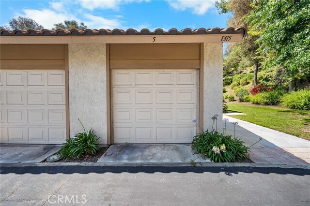 Building Photo - 1315 Albariza Pl